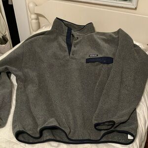 Patagonia men’s dark grey fleece
